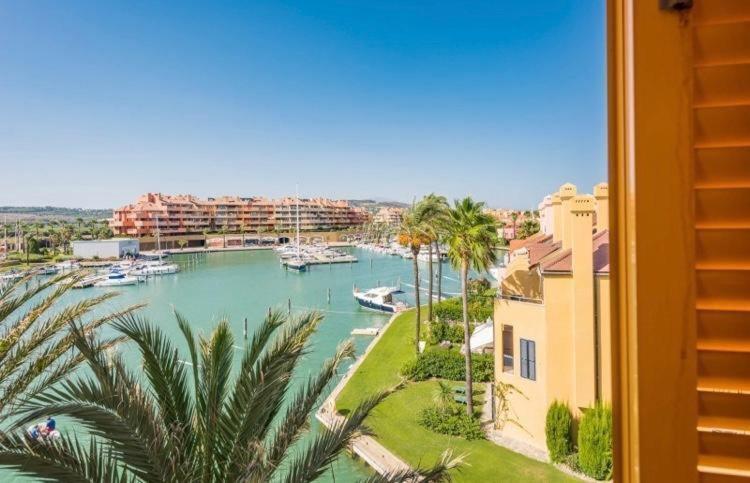 Apartamento Con Piscina ,Playa Con Vistas Panoramicas En La Marina De Sotogrande San Roque  Kültér fotó