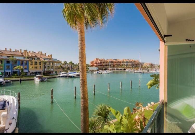 Apartamento Con Piscina ,Playa Con Vistas Panoramicas En La Marina De Sotogrande San Roque  Kültér fotó